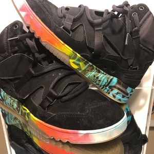 Adidas basketball Sneaker exclusive.. size 9